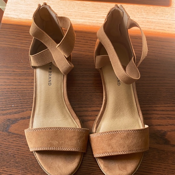 Lucky Brand Other - Lucky Brand Girls Sandals Size 2